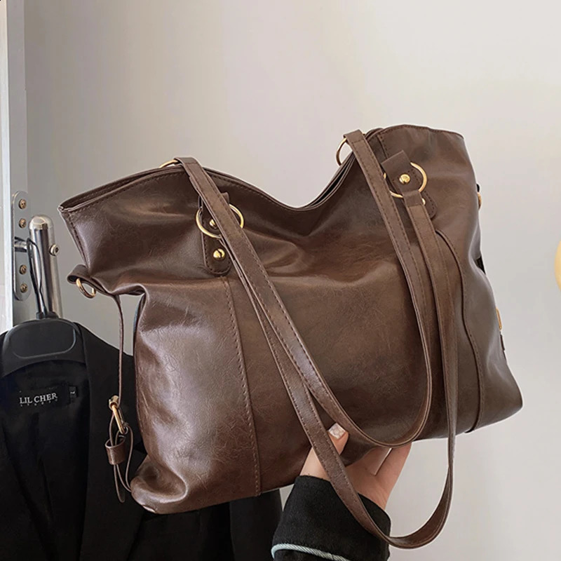 Fashionable Large Capacity Fashionable Retro Women S Shoulder Bag New Tote Bag R250424