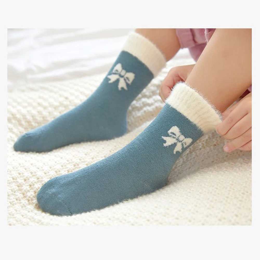 5 Pairs Childrens Socks Boys And Girls Thick and Velvet Warm Mid length Socks in Autumn and Winter Woolen Loop Socks G251124