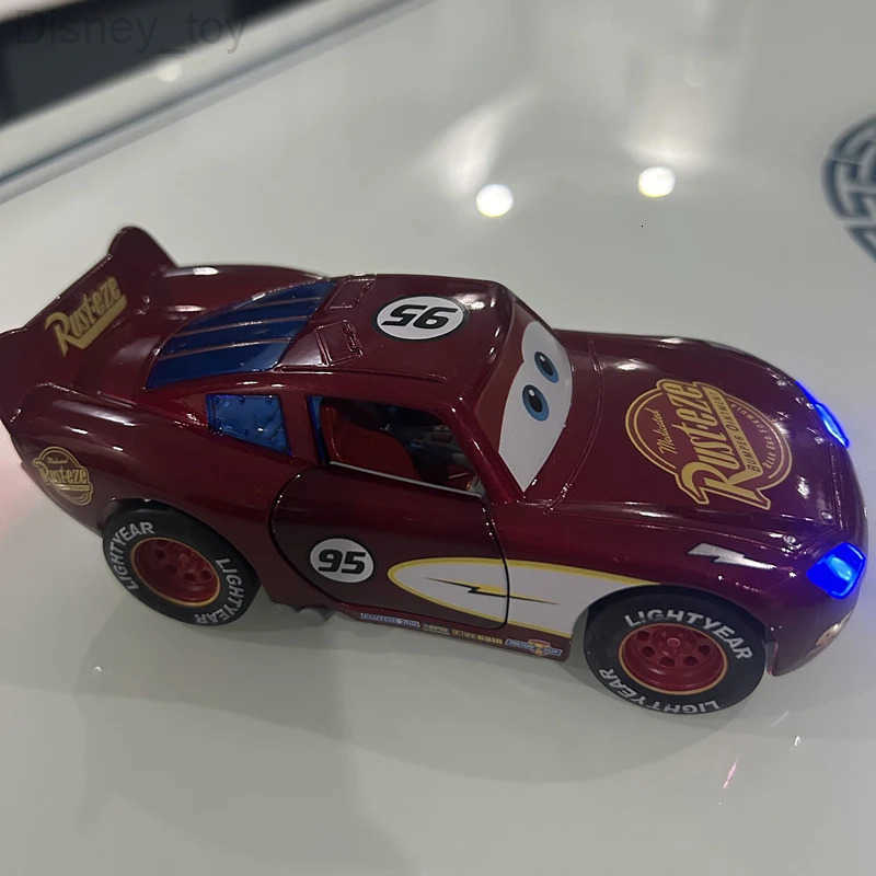 Disney Toy Story 3 Model Car Lightning Mcqueen Metal Diecast With Lights Inertial Pull-Back Wheel Spit Out Your Tongue Cars Toys H251124