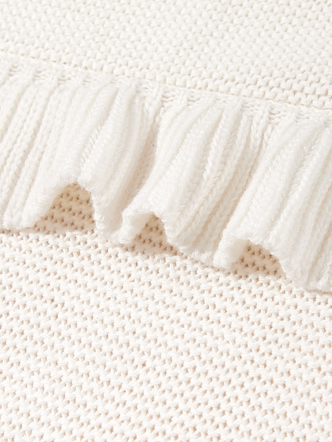 Comfortable Infant Knitted Quilted Throw Blankets Featuring Lace Trim