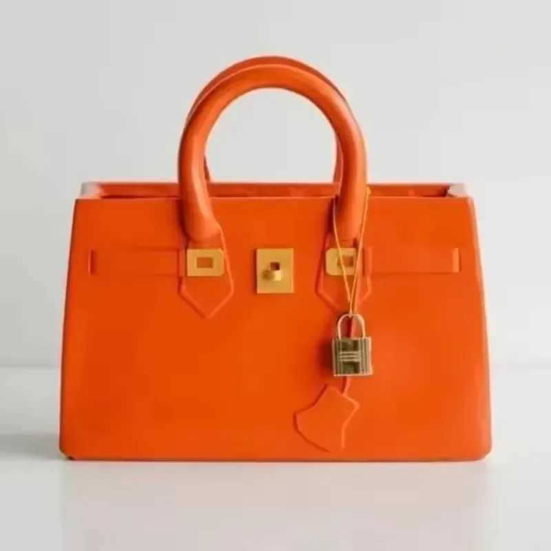 Creatitive Resin Flowers Bag Vase Modern Home Decoration Luxury Dried Flowers Pots Tabletop Ornaments Art Flower Vases Sculpture C251124