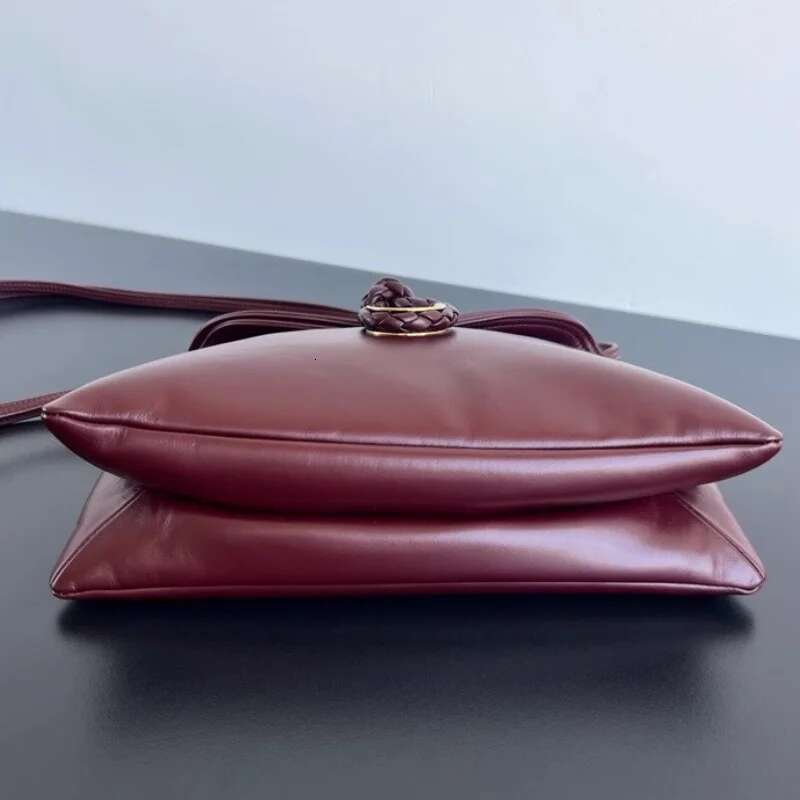 Designer Bag 2025 2025 Spring New French Liberta Star Envelope Trend Shoulder Bag Fashion Underarm Clutch Bags For Women Handbags Luxury Bag