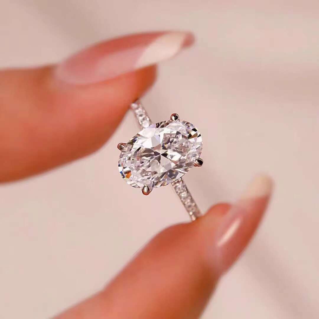 S925 Sterling Silver Plated 18K White Gold Diamond Ring Set VVS Oval Fashionable Light Luxury Moissanite Wedding Ring for Women