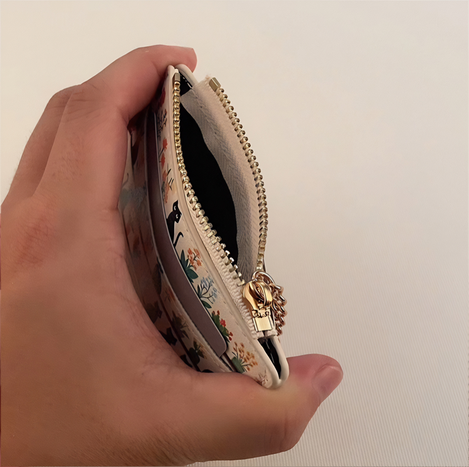 Elegant Unisex Fashionable Pocket Organizer for Cards & Coins - Lightweight Everyday Accessory Card Holder Short wallet