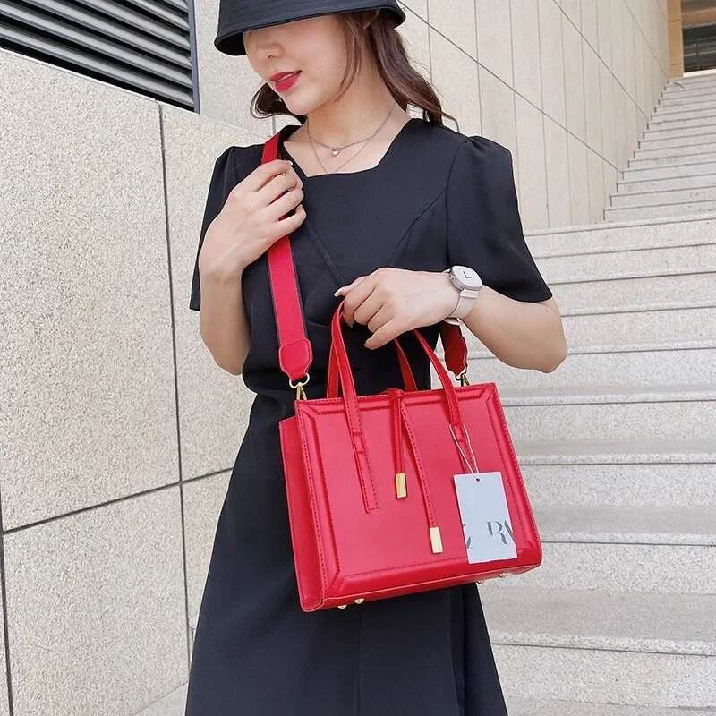 Spring New Small Squarebag Fashion Single Shoulder Crossbody Large Capacity Commuter Tote All-Match Women's Bag
