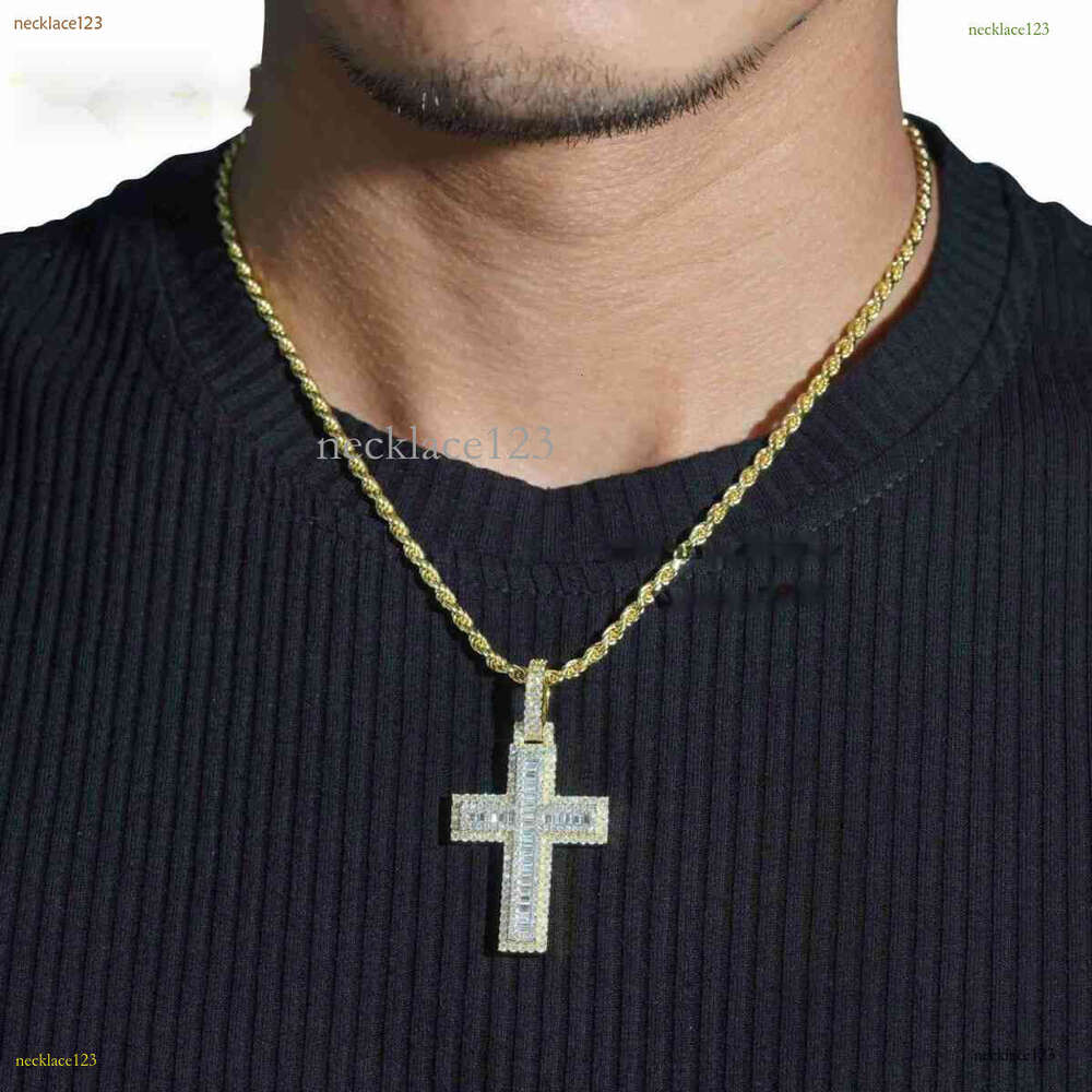 Custom Hip Hop Jewelry Sier Yellow Gold Two Tone VVS Moissanite Dia Baguette Cross Pendant For Men Women