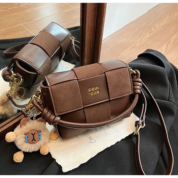 New trendy and versatile single-shoulder crossbody bags for women, with a high-quality patchwork small square bag 2025