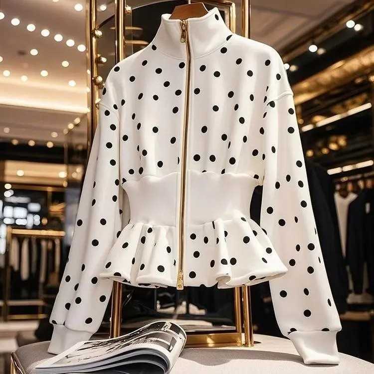 Beautiful high-end niche non collision white stand up collar waist polka dot jacket for women in spring 2025 J251124