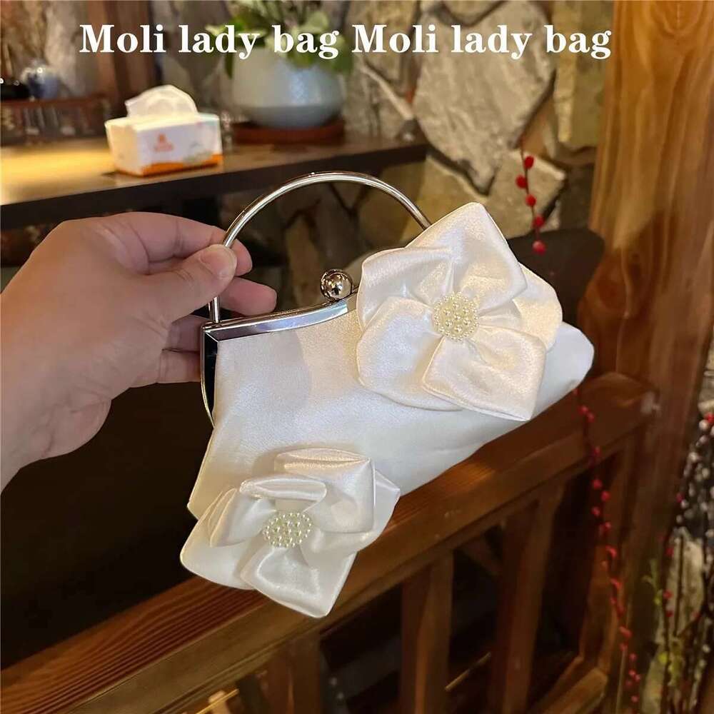 Designer Bag 2025 Satin Appliques Floral Clutch Purse For Wedding Party Beads Beaded Women Handbag Fashion Evening Crossbody Bag Luxury Bag