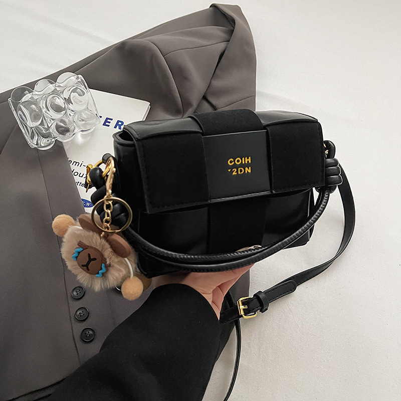 New trendy and versatile single-shoulder crossbody bags for women, with a high-quality patchwork small square bag