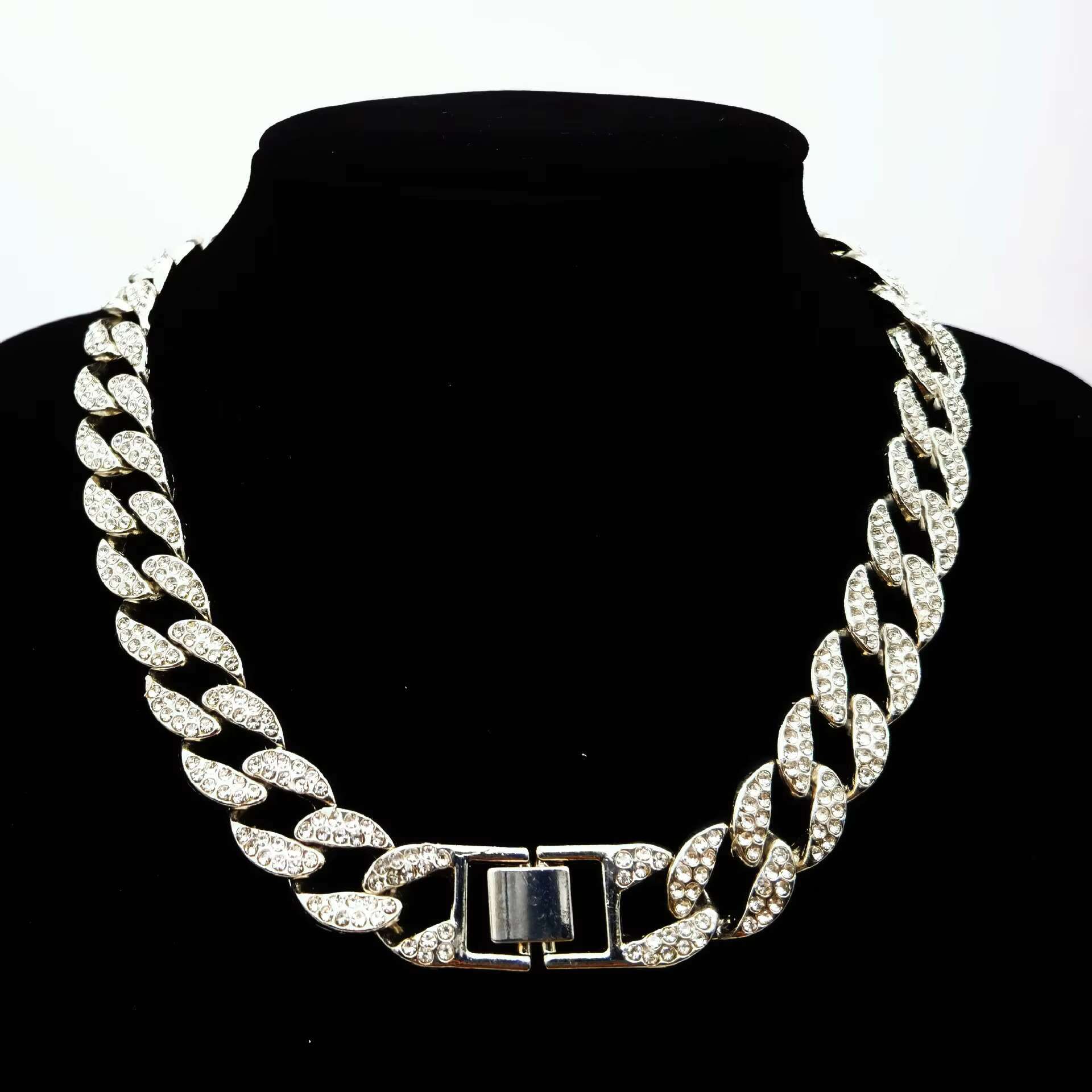 Hot Selling High-quality Fashionable Stainless Steel With Full Diamond 15mm Cuban Chain and Hip-hop Style in Europe and America
