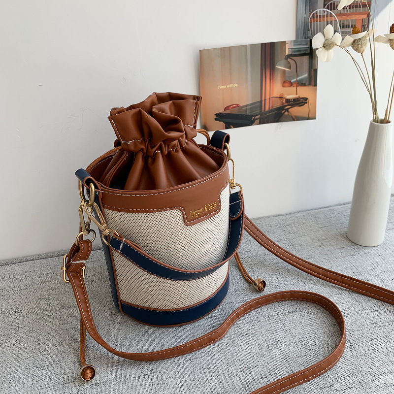 2025 New Designer Bag Free Delivery Designer Shoes By Trendy 2023 New Korean Version Simple Bucket Popular Fashion Shoulder Fashionable Crossbody