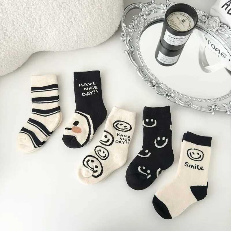 Autumn Winter Thicken Warm Kids Boys Socks Smile Face Black White Letter Striped Brushed Cozy Sports Soft Lovely Socks For Boys G251124