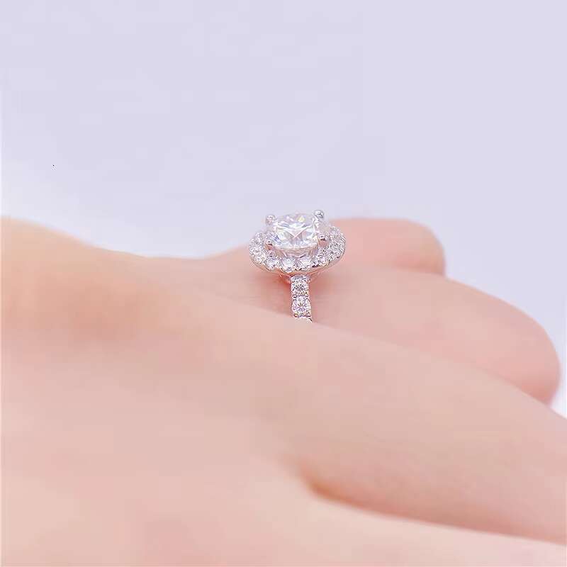 Zuanfa Jewelry Classic Style Prong Setting Women Engagement Rings Jewelry 18 k White Gold Au750 VVS Moissanite Diamond Rings