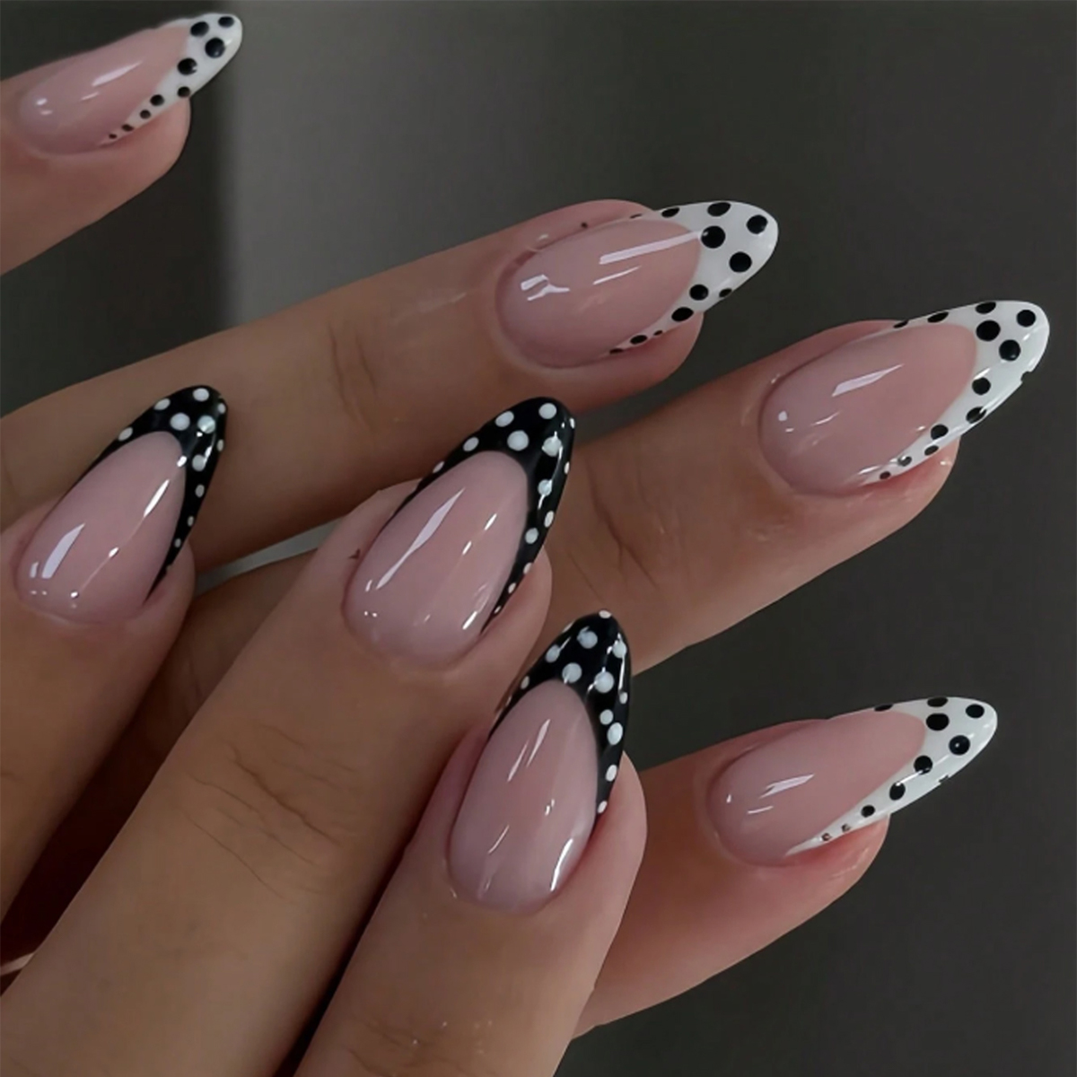 32 pieces press-on nails, gel acrylic almond shape, black and white French polka dot combination, suitable for girls and ladies gifts, Valentine'