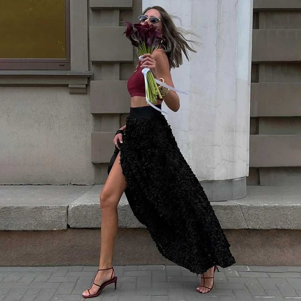 lightweight luxury evening dress autumn and winter womens slim fit loose and warm embroidered petal edge split design casual skiing M250424