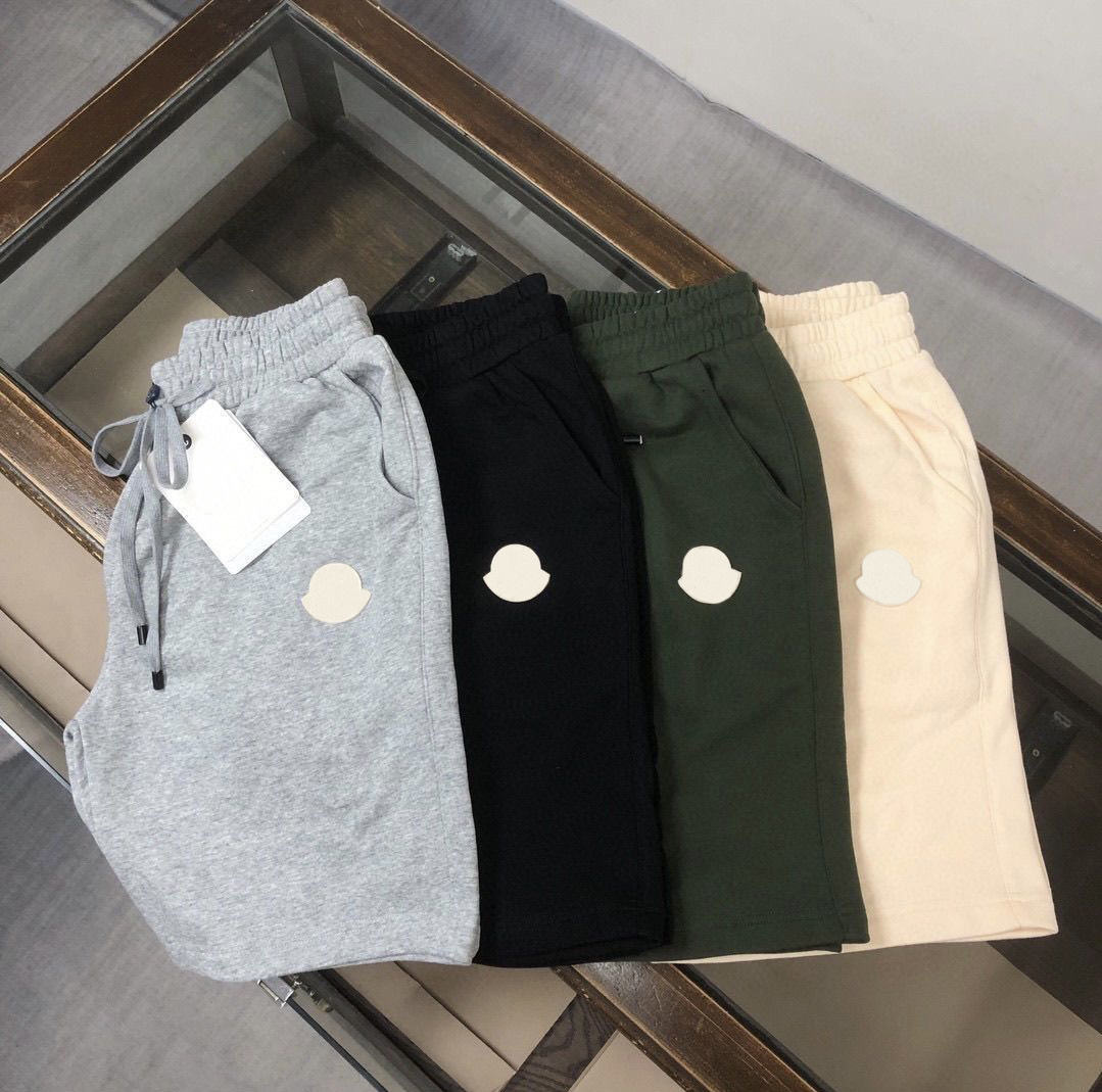 Spring and summer new men's shorts men's fashion casual sports shorts casual pants explosions luxury.