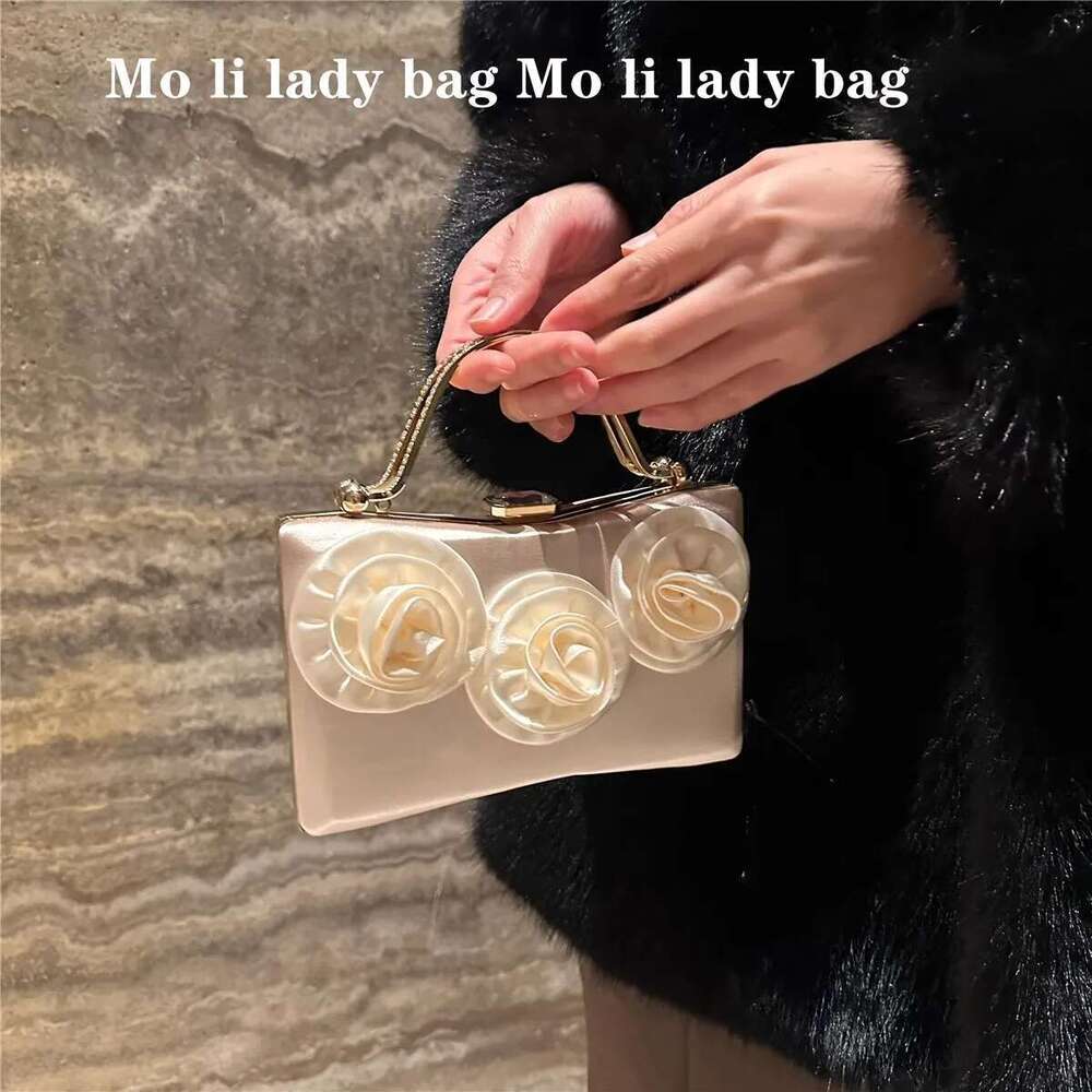 Designer Bag 2025 Fashion Aqpplique Floral Clutch Purse Wedding Party Banquet Satin Evening High Quality Women Handbag Shoulder Bag Luxury Bag