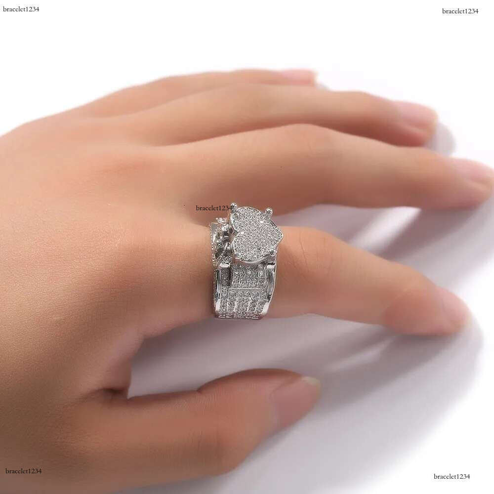 Band Hip Hop Claw Setting 3A Cubic Zirconia Bg Ice Out Heart Rings for Men Women Unisex Rapper Jewelry Gift Drop 230826