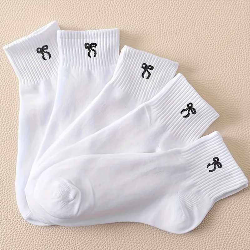 8 Pairs of Randomly Mixed Color Simple Solid Color Childrens Socks Trendy Versatile Mid-Calf Socks with Bow Pattern Suitable for Casual Daily Life G25