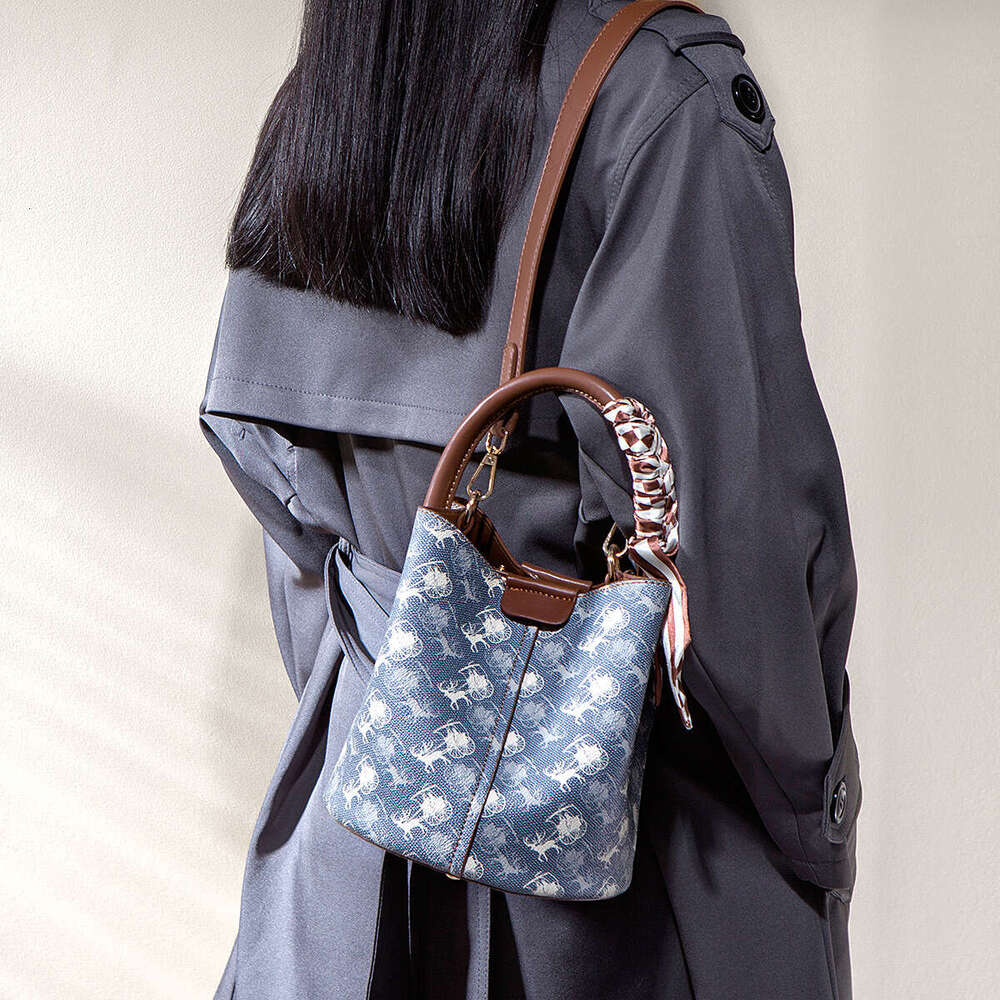 Small Autumn Winter New Women S Crossbody Bucket Woven Large Capacity Hand Held Shoulder Bag
