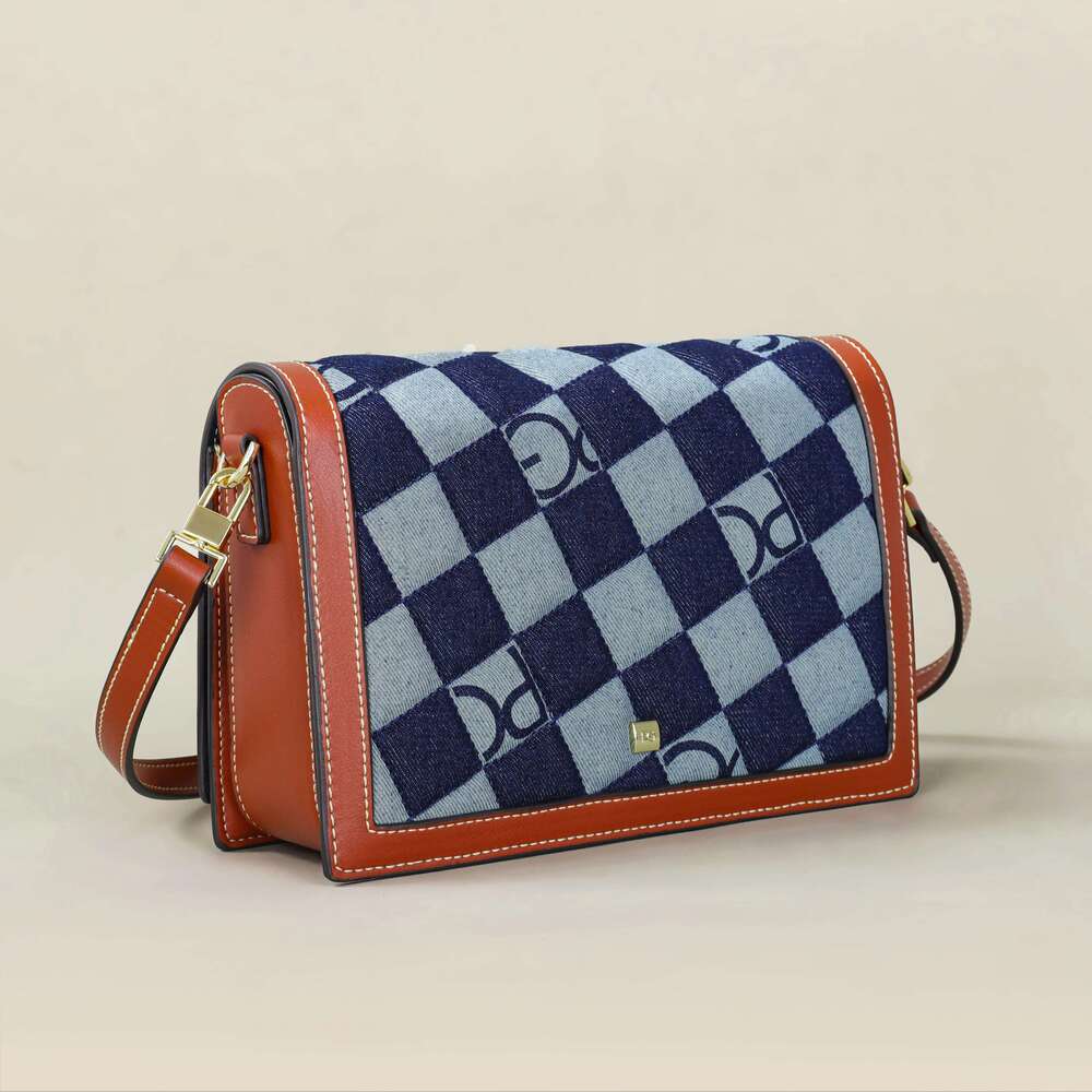 PG Exquisite Brand Fashion Handbag Classic Solid Design Shoulder Dark Letter Emed Ladies Party Bag