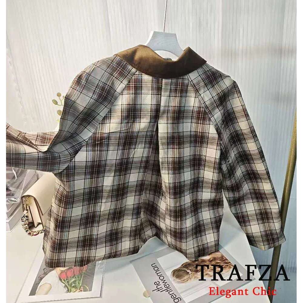 Designer Clothes TRAFZA Women Literary Cape Style Plaid Lapel Zippered Pocket New 2025 Spring Summer Fashion Casual Vintage Jacket