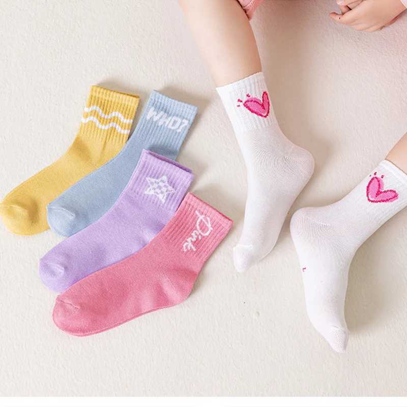 5-Color Mid-high Socks For Girls Aged 1-12 Years Old Autumn Classic Socks Fashionable High-elastic Flat Bottom Love Pattern G251124