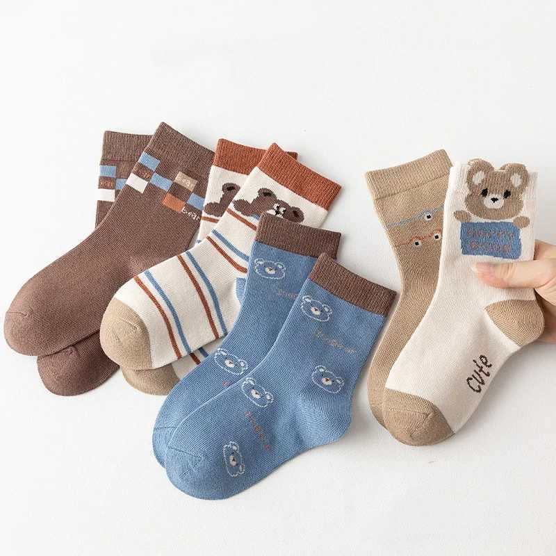 5 Pairs of Socks with a Lively Bear Pattern SkinFriendlya ndN onBindingSu itablefo rBo thBo ysan dGi rlsWi nterTh ermalSo cksfo rBa biesAg G251124