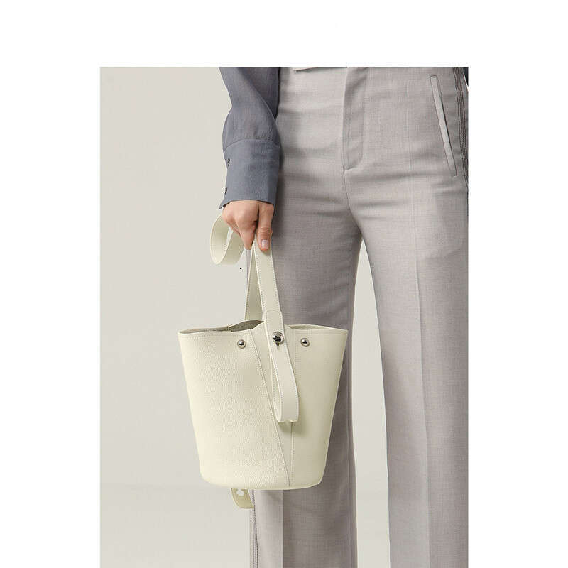 Small Niche Design Bucket Large Capacity Vegetable Basket Bag New Summer Single Shoulder Hand Held Women S Bag