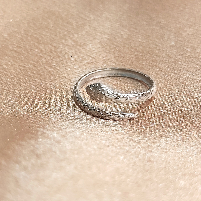 Top Source New Stainless Steel Fashionable Opening Adjustable Serpentine Popular Gold Plated Ring for Women