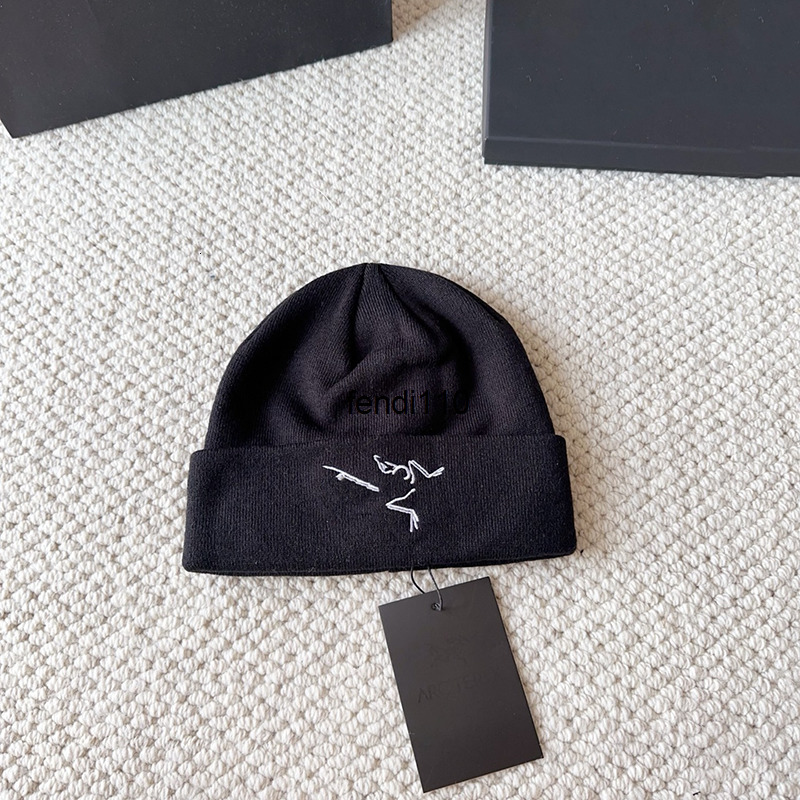 Beanie/Skull Caps Winter Knitted Beanie Designer Cap Fashionable Bonnet Autumn Hats For Men Skull Outdoor Womens Travel Skiing Knitted Hat Brimless Cap High Quality