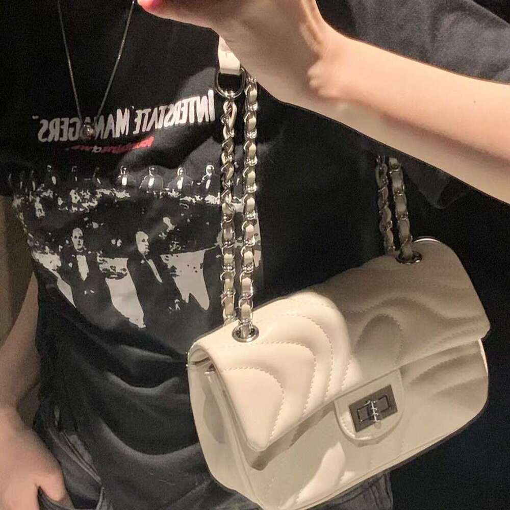 Mini Bag Women's Designer Handbag Fashionable Line Patterns Chain Shoulder Strap Convenient to Carry Suitable for Daily Travel