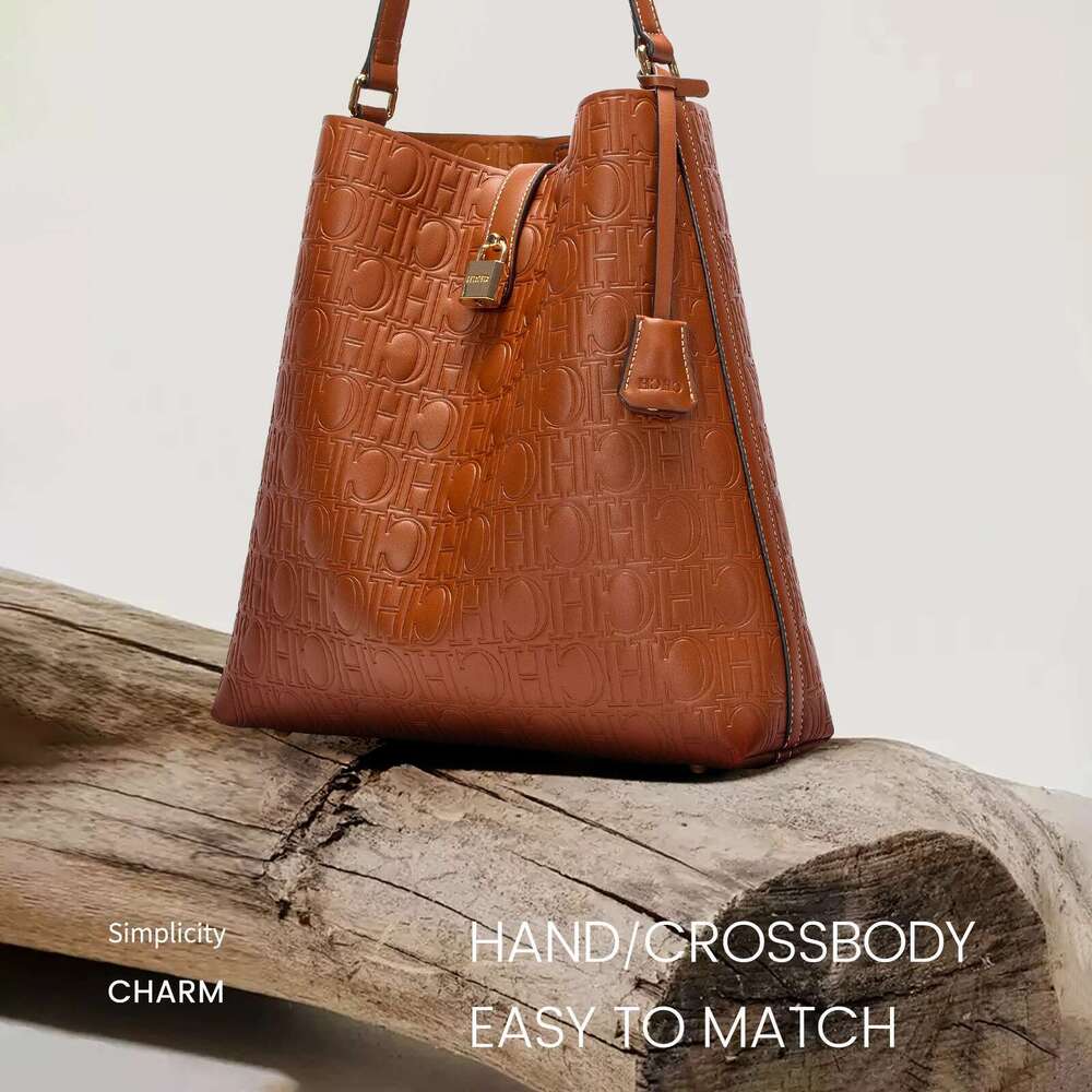 Seasonal New Retro Classic Women's Shoulder Bag Pure Colour Simple Letters Printing Large Capacity Versatile Style