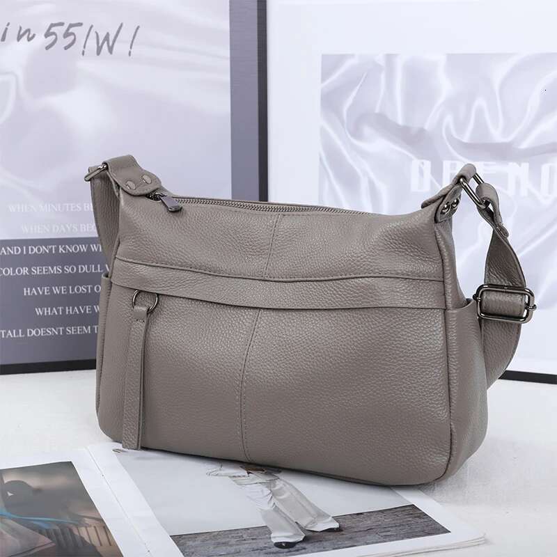 Top Cowhide Shoulder Women's Large Capacity Bucket Commuter Genuine Leather Crossbody Bag Fashion