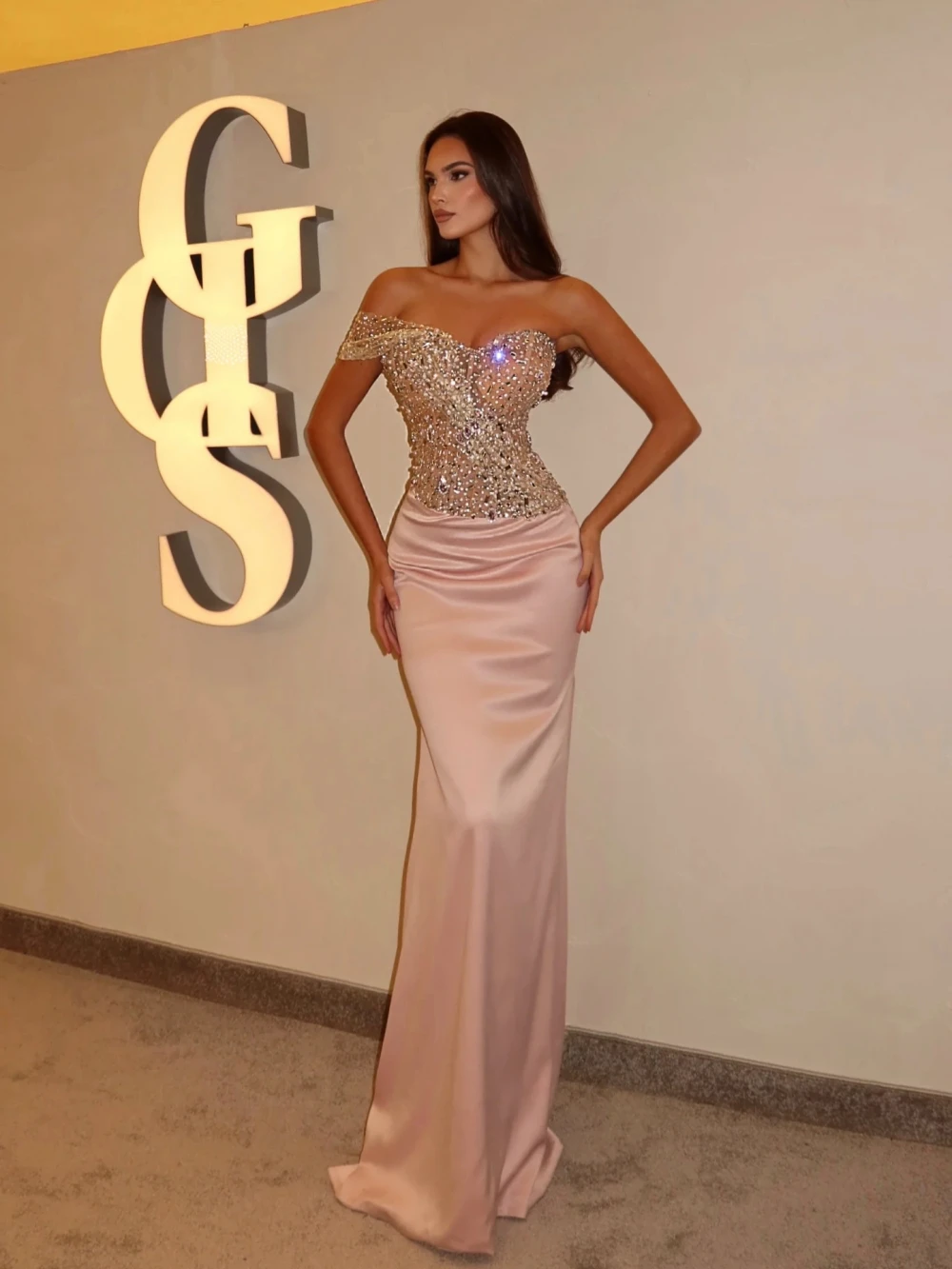 Modern Evening Dresses Crystal One Shoulder Prom Gowns Pearls Illusion Sleeveless Rhinestone Customized Formal Occasion Party Dress Vestidos de noche