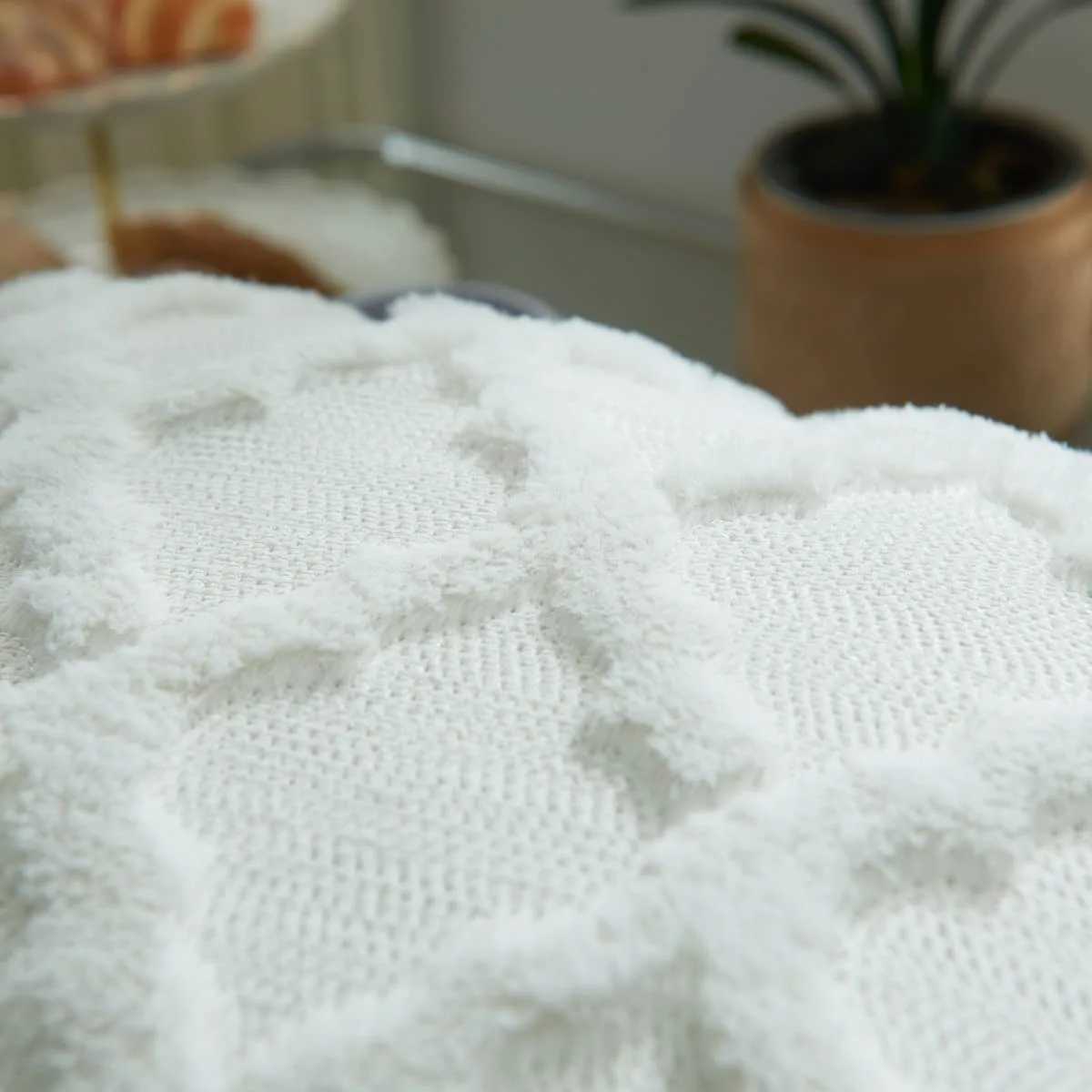 30x50cm 45x45cm 50x50cm Ultra Soft Throw Pillowcase Faux Fur Luxury Plush Decorative Gift Pillow Cushion for Sofa Bedroom White G251124