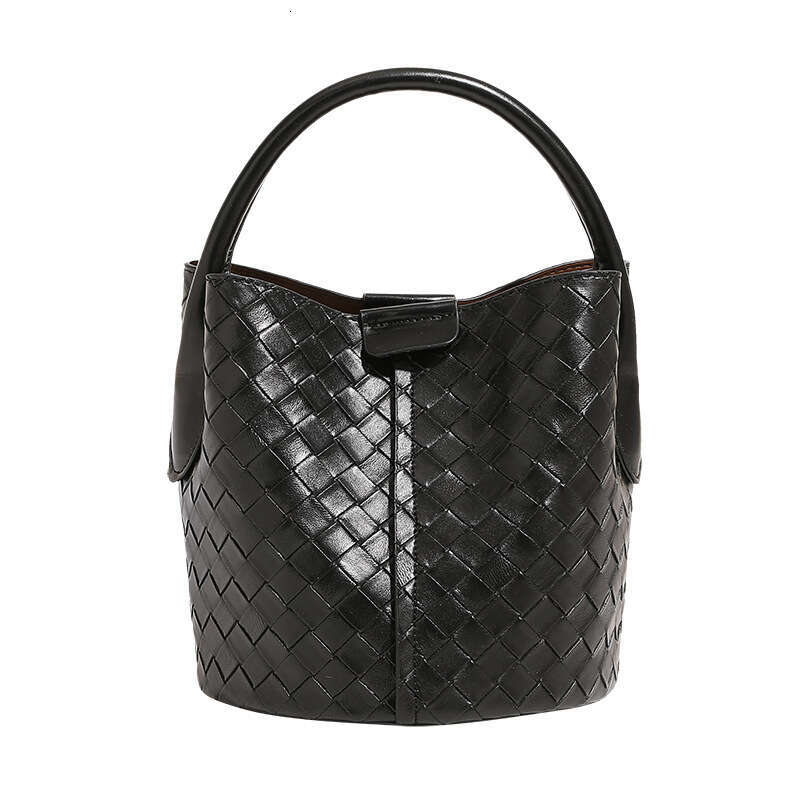 Hong Kong Fashion Knitted Bucket Bag For Women New High End Niche Handbag Versatile Crossbody Bag