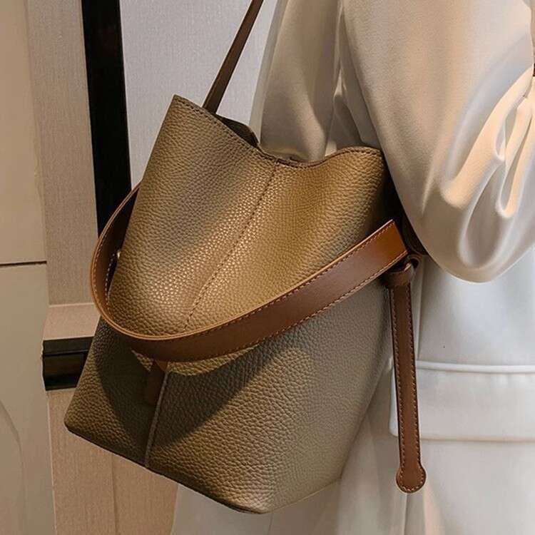 Crossbody For Women New Style High End Texture Niche Summer Super Soft Bucket Bag Popular Commuting Bag This Year
