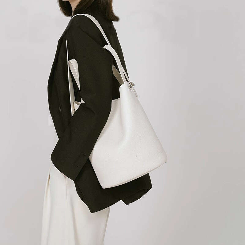 Water Bucket New Crossbody High End Feel Handbag Mother Large Capacity Fashionable Single Shoulder Women S Bag Trend
