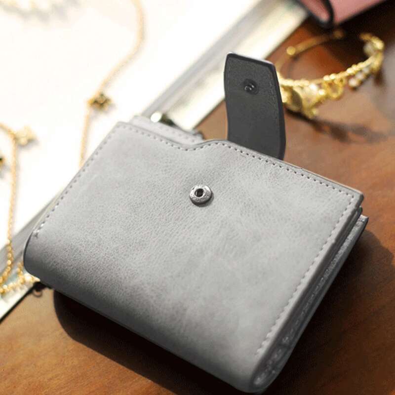 New Women's Short Wallet Made Of PU Leather Female Card Holder Foldable Portable Lady Coin Purses