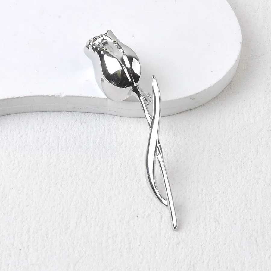 Hot selling three-dimensional rose stainless steel brooch high-end and elegant brooch of clothing accessories J251125