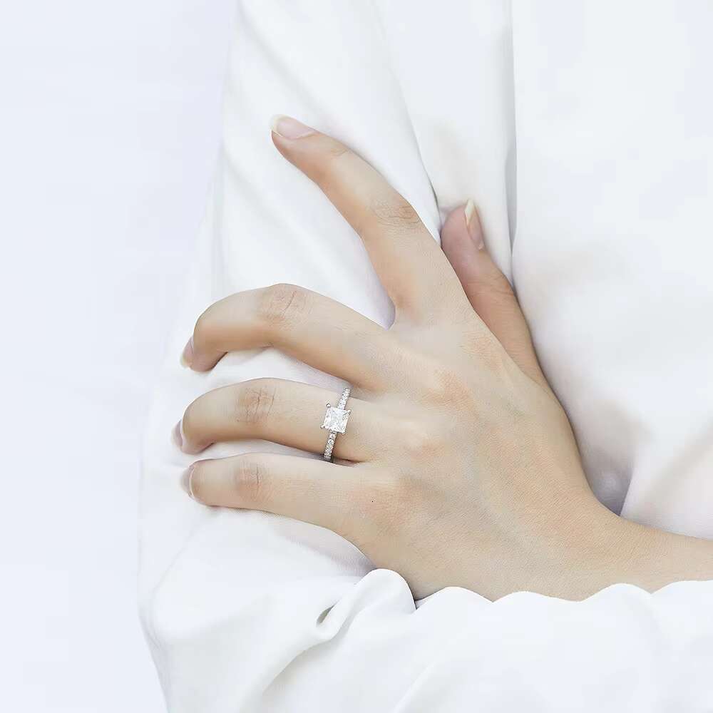 DHCollections Sterling Jewelry Women Minimalistic Jewellery Plated Wedding Engagement Rings Gold Hot Sale Sier Zircon