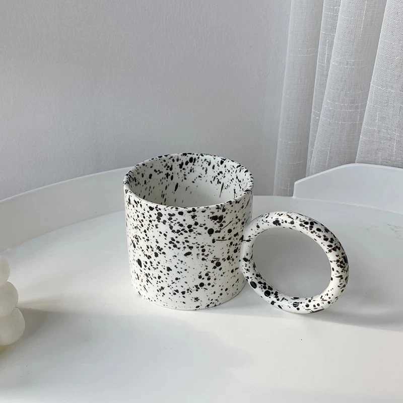 Creative Big Round Circle Handle Mugs Ceramic Personzed Cups White Black Splash-ink For Milk Water Tea Kitchen Tableware Gift Y251125