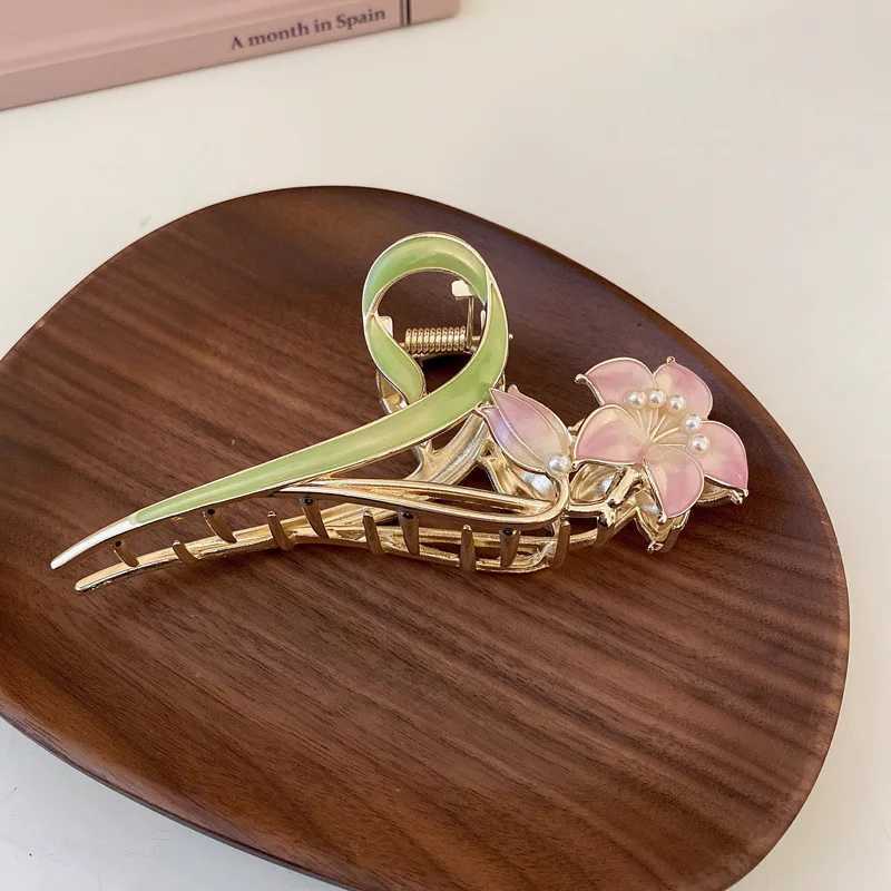 Womens Fashion Metal Flower Hair Claw Elegant Lily Shark Hair Clip Girls Sweet Geometry Ponytail Hair AccessoriesT250425