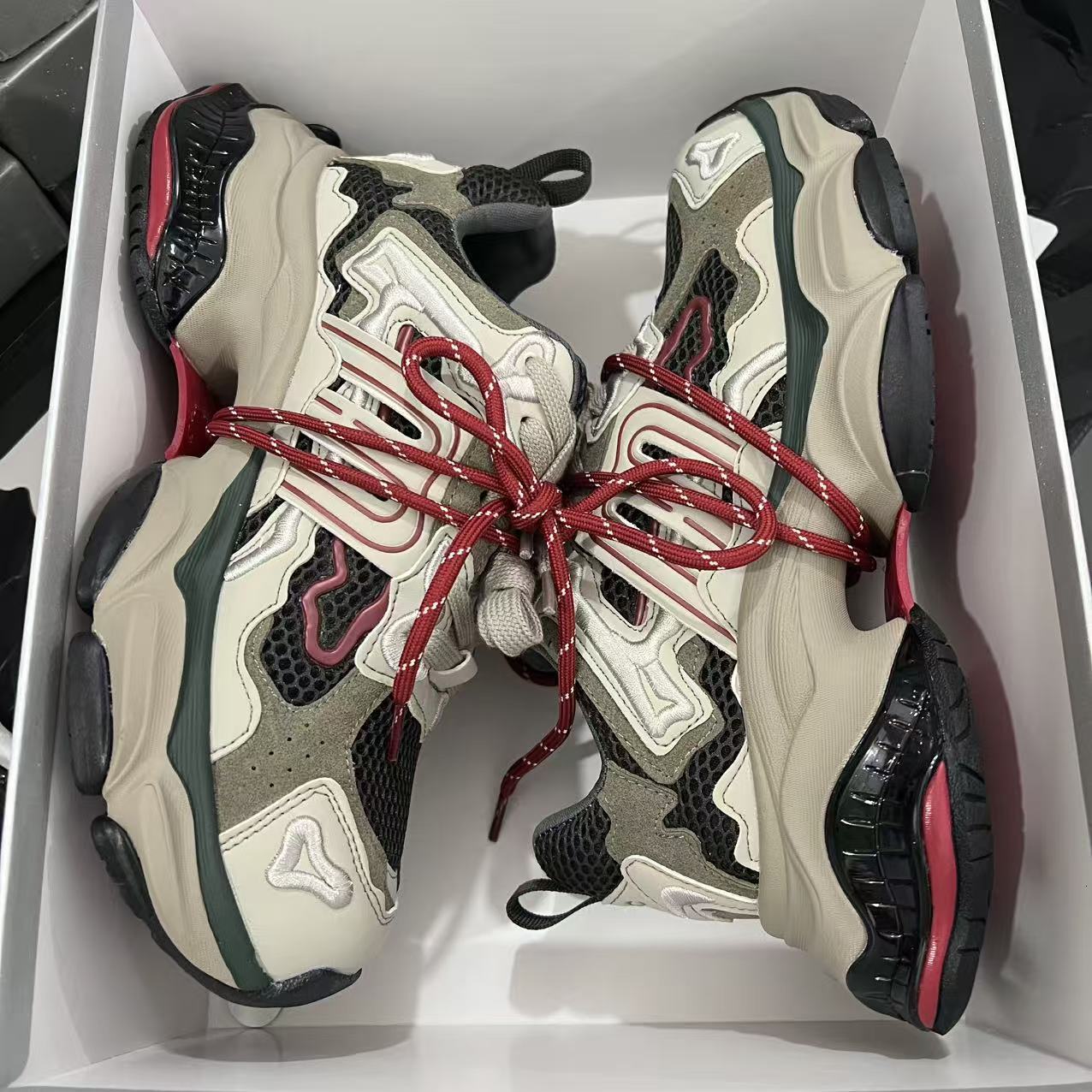 Designer's new retro casual German training color block fashionable sports and leisure shoes