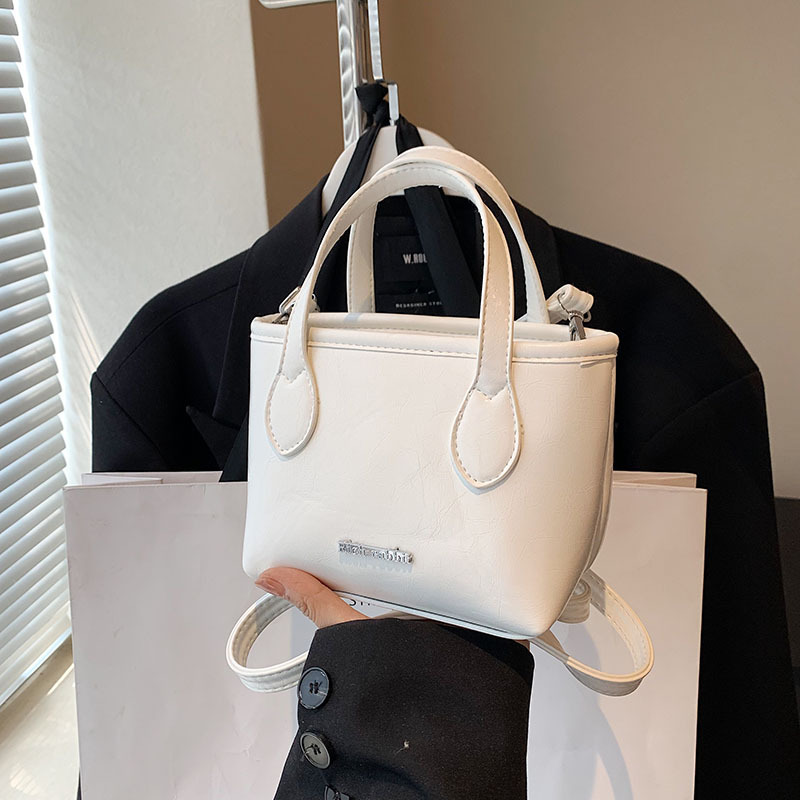 2025 New Designer Bag Free Delivery Shoes By Korean Casual Minimalist Texture Single Shoulder Hand-Held 2024 Summer Niche Design Crossbody Bucket Bag