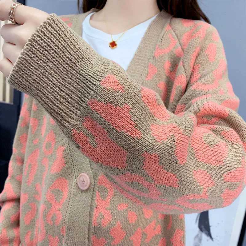 Fashion Winter New Casual Womens Sweater Korean V-neck Loose Fit Raglan Sleeve Pocket Printed Knitted Cardigan Autumn CoatT251125