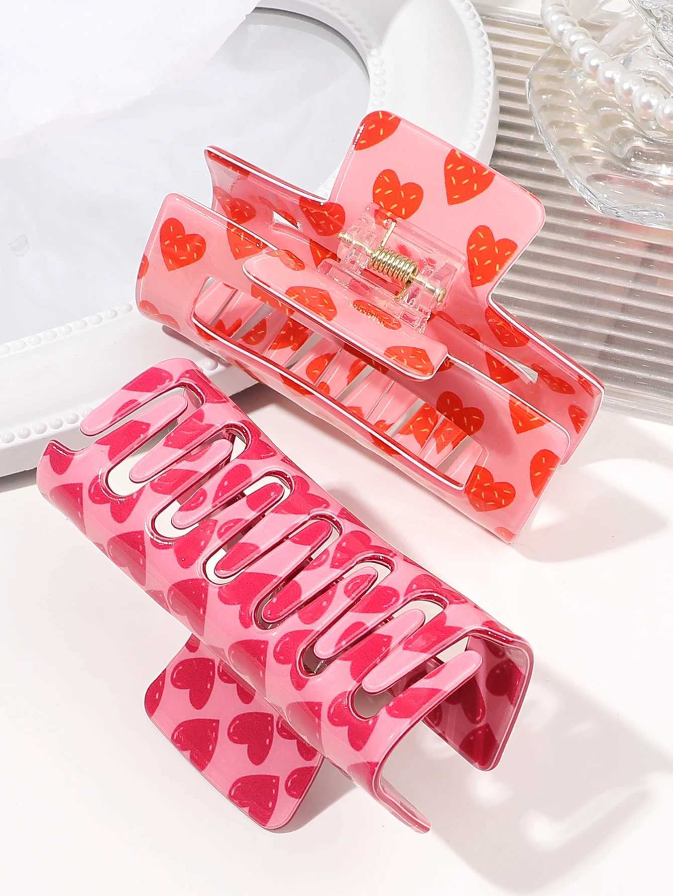 Heart shaped hair clip for Valentines Day cute 3.3-inch claw clip anti slip clip for women and girls cute claw clip for Valentines DayT250425