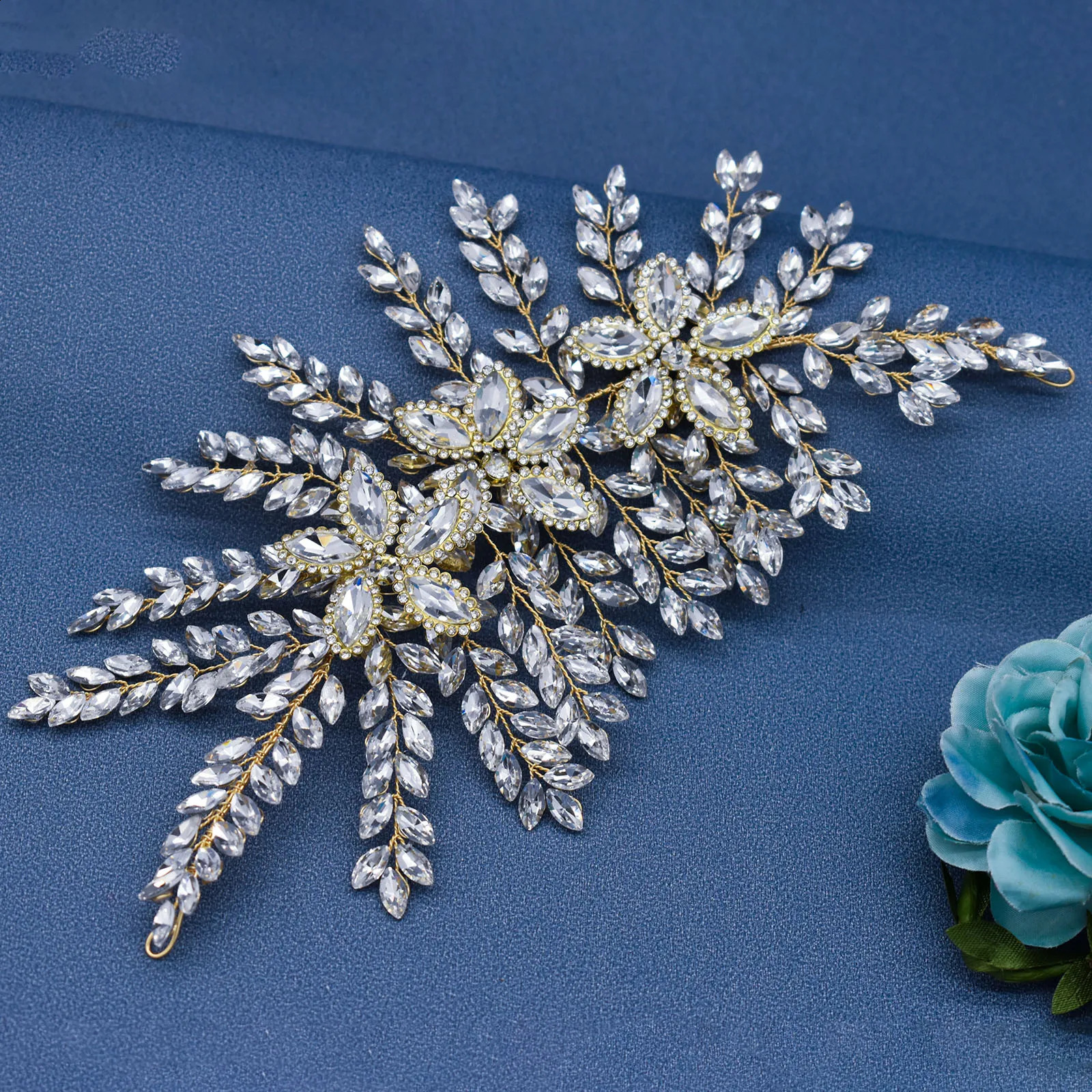 DZ012 Bridal Accessories Crystal Banquet Headdress Bridal Hair Jewelry Headpiece Gift Fashion Bridal Tiaras Baroque Hairbands 250420